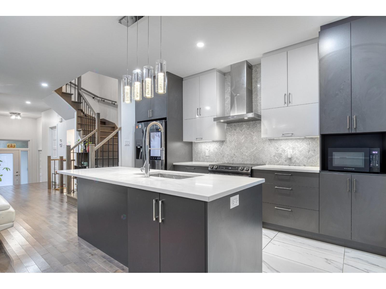 3946 Rue Rocheleau Longueuil (Saint-Hubert) Quebec Canada J3Y4V2 5