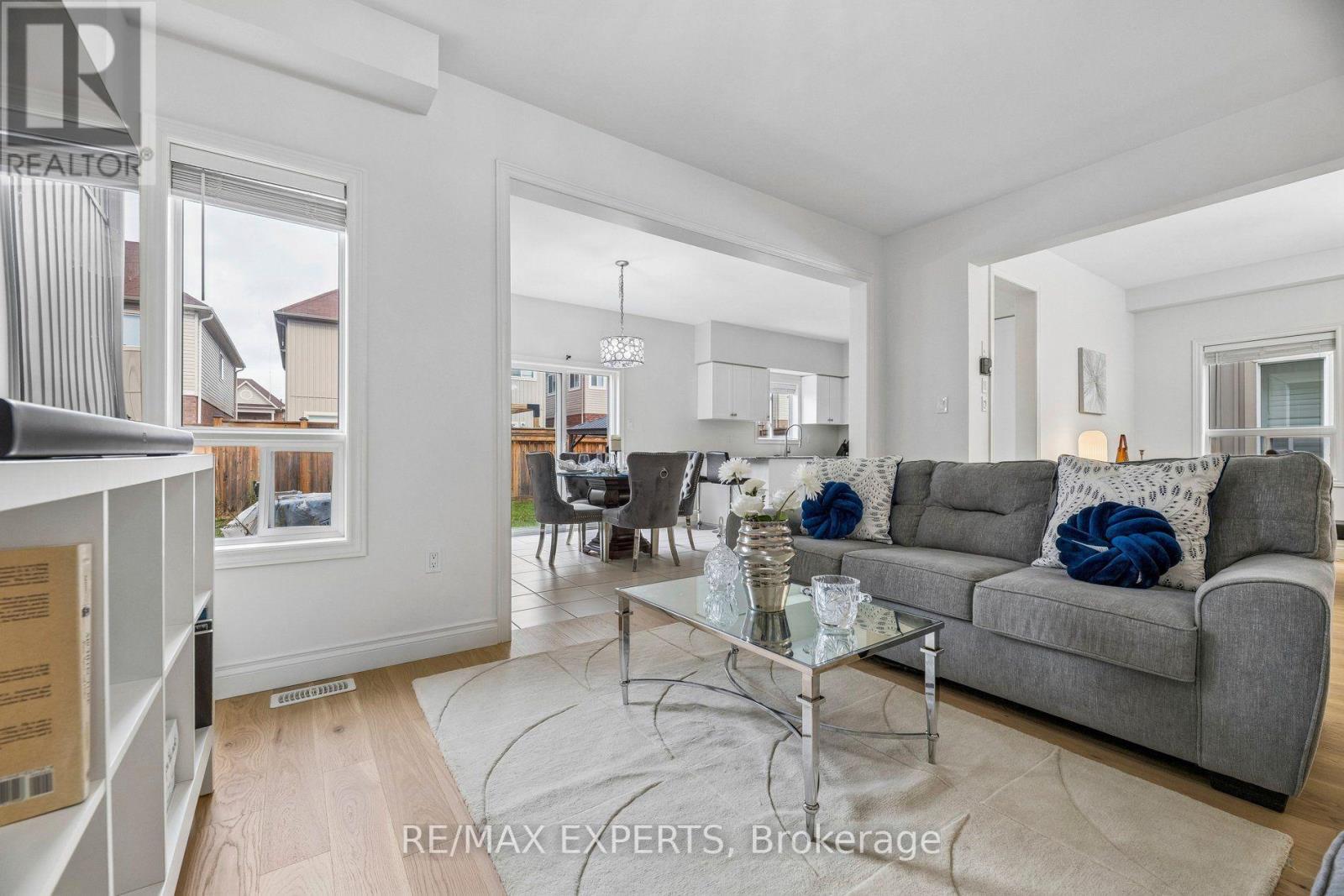 52 Bruce Cameron Drive, Clarington, Ontario  L1C 0T6 - Photo 14 - E13858868