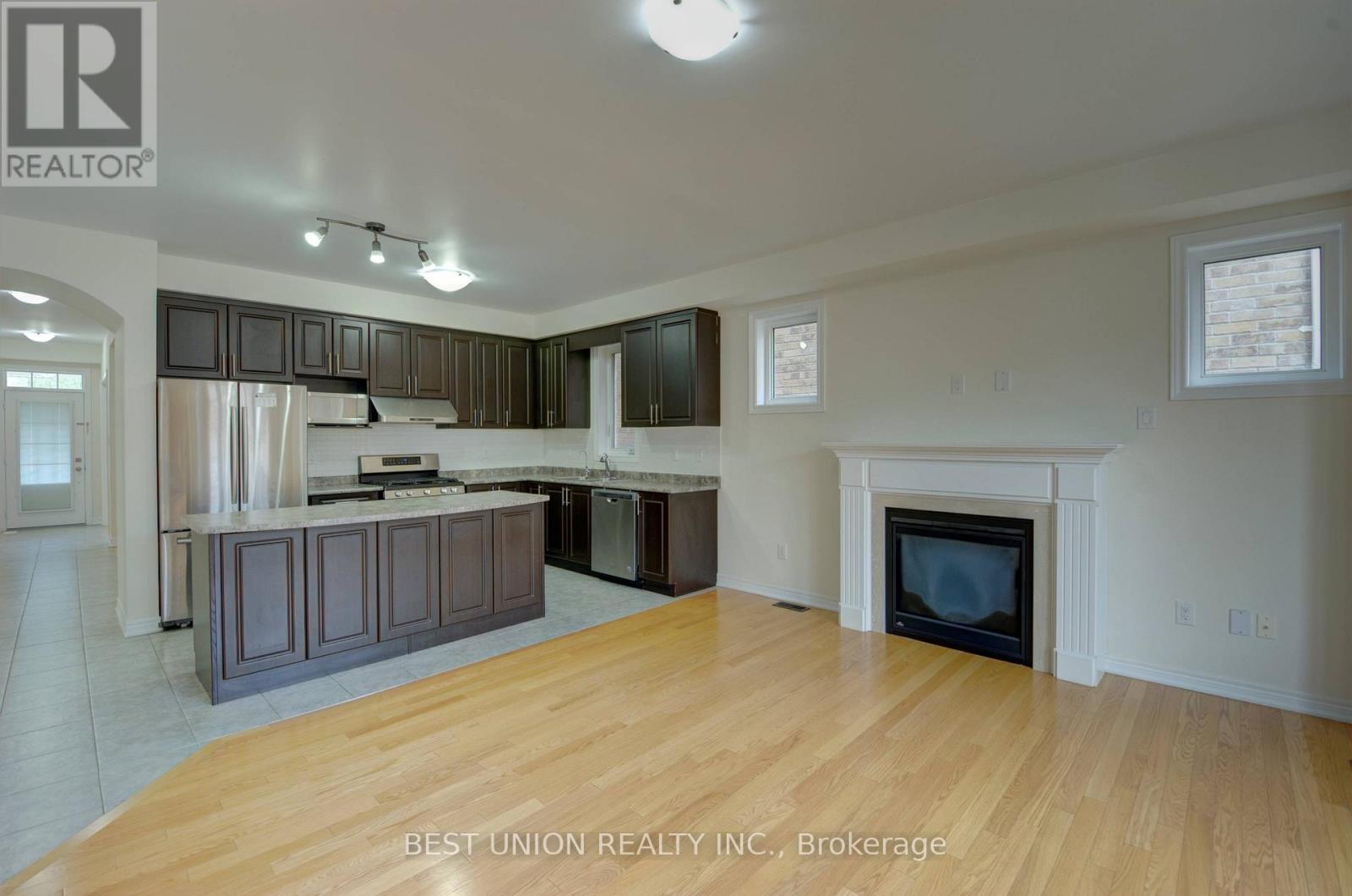 196 Donald Sim Avenue, Markham, Ontario  L6B 0Z1 - Photo 4 - N13858826