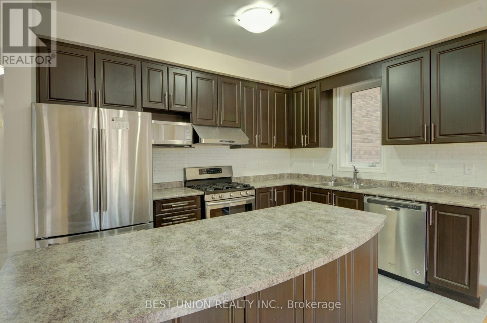 196 Donald Sim Avenue, Markham, Ontario  L6B 0Z1 - Photo 6 - N13858826