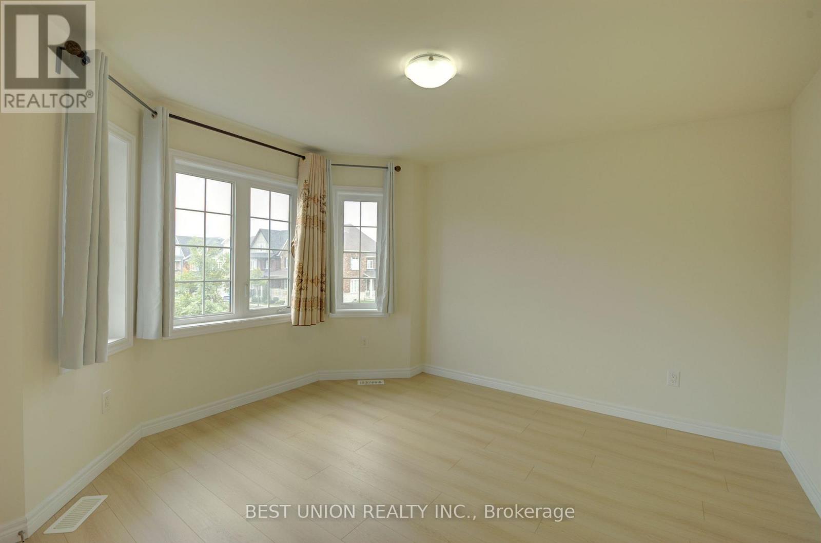 196 Donald Sim Avenue, Markham, Ontario  L6B 0Z1 - Photo 13 - N13858840
