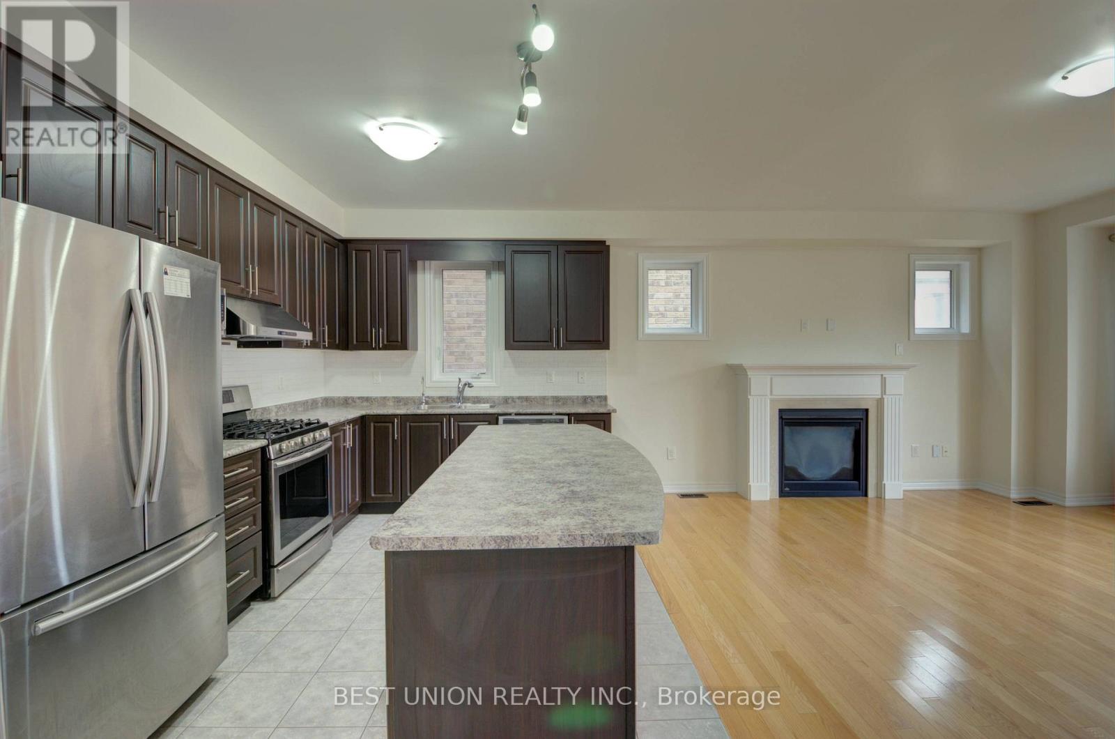 196 Donald Sim Avenue, Markham, Ontario  L6B 0Z1 - Photo 2 - N13858840