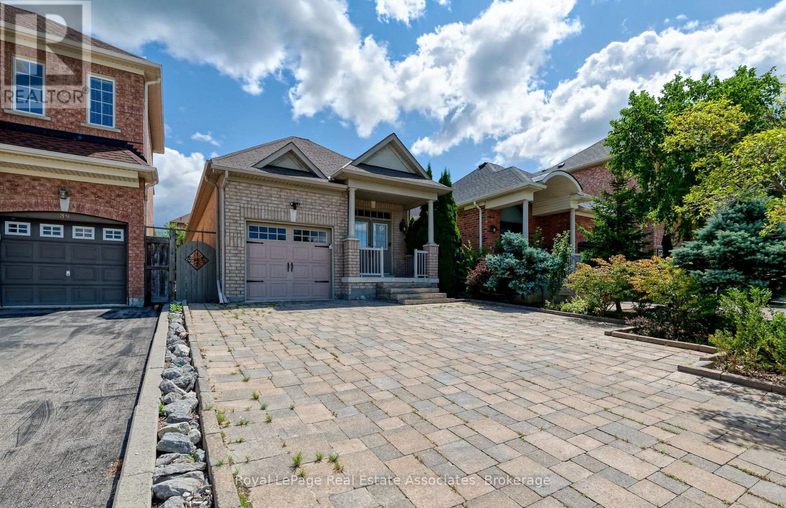 LOWER - 41 GREENVIEW CIRCLE, Vaughan, Ontario