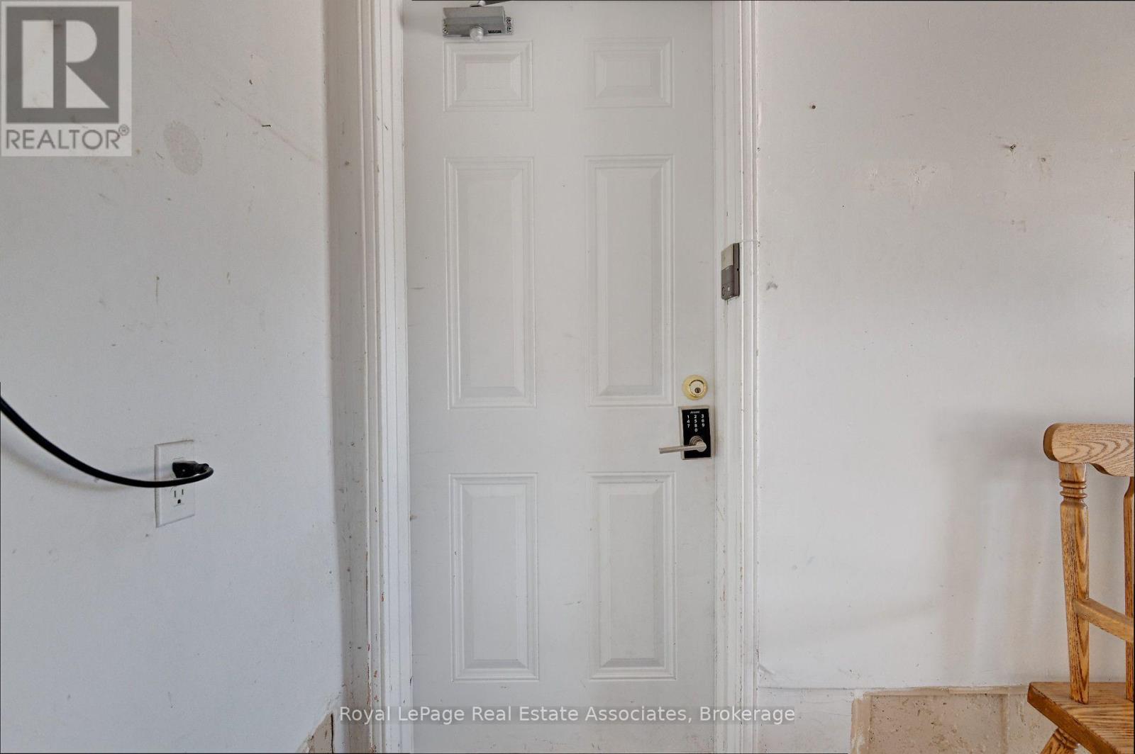 Lower - 41 Greenview Circle, Vaughan, Ontario  L6A 0B5 - Photo 3 - N13858898