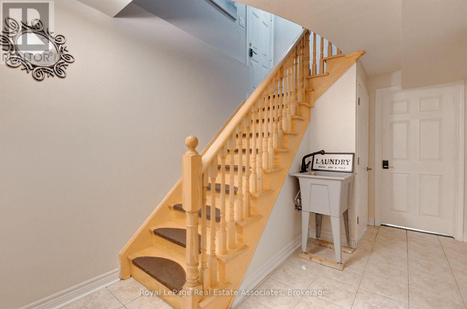 Lower - 41 Greenview Circle, Vaughan, Ontario  L6A 0B5 - Photo 5 - N13858898
