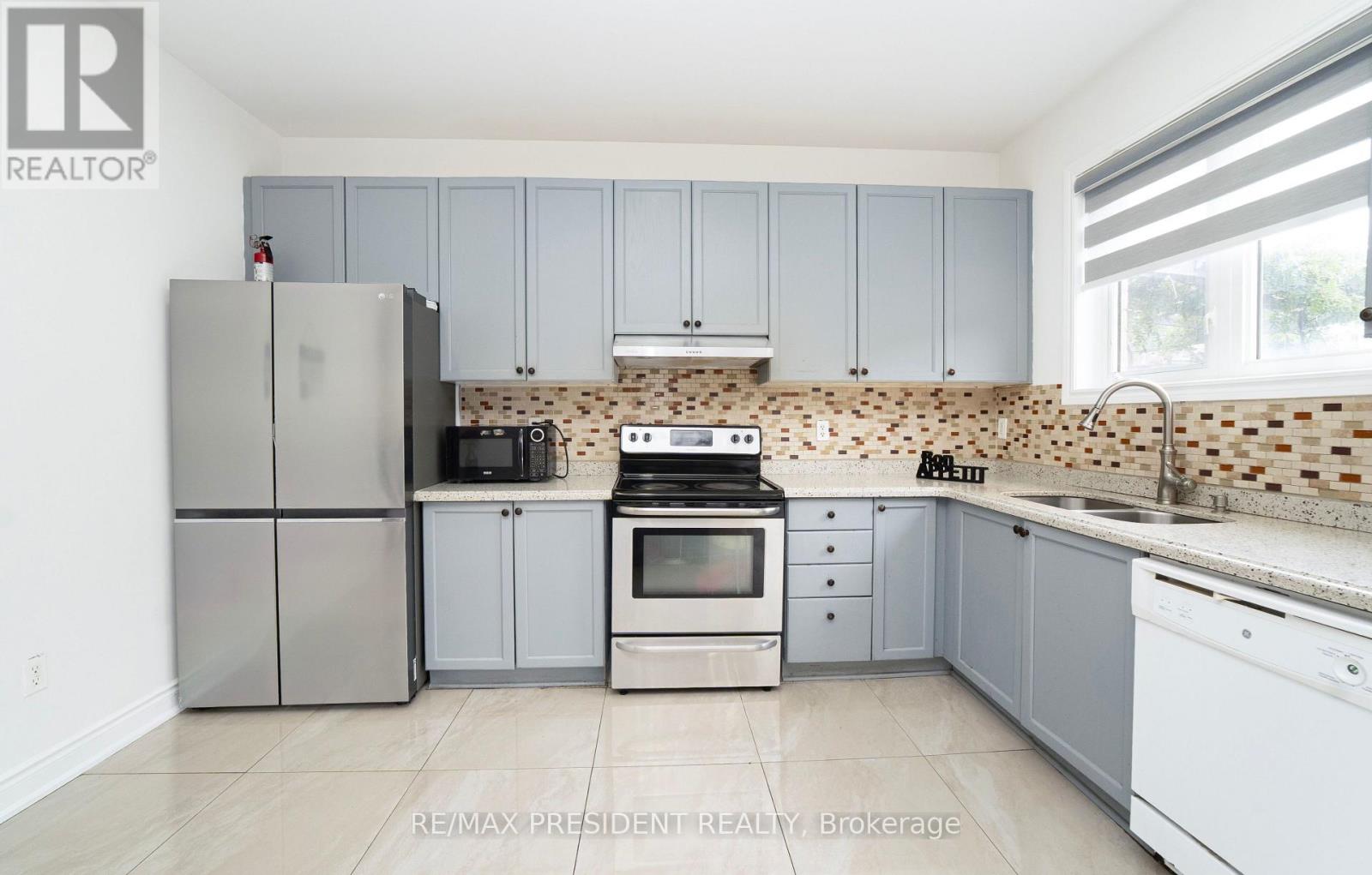 4 Chalkfarm Crescent, Brampton, Ontario  L7A 3V8 - Photo 15 - W13858824