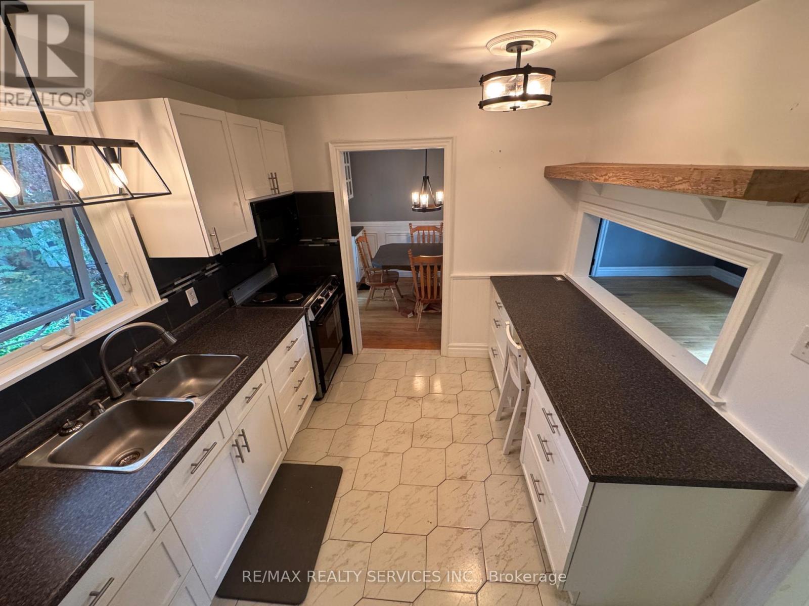 82 Edelwild Drive, Orangeville, Ontario  L9W 2Y7 - Photo 2 - W13858862