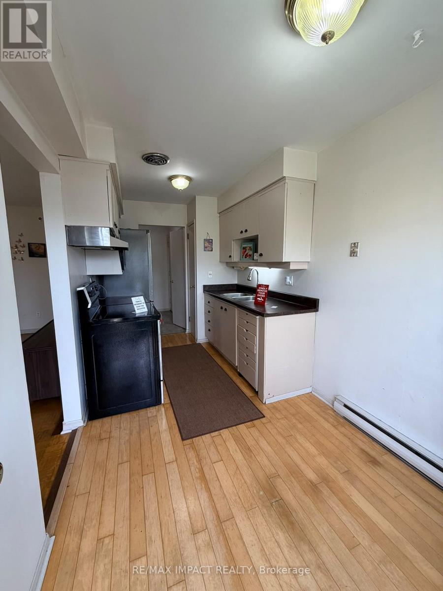 28 - 33 Taunton Road, Oshawa, Ontario  L1G 3T6 - Photo 2 - E13767808