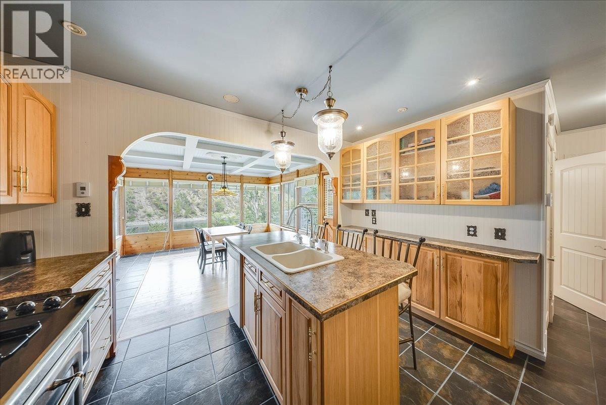 221 Second Avenue, Rivervale, British Columbia  V1R 4V2 - Photo 10 - 10402522