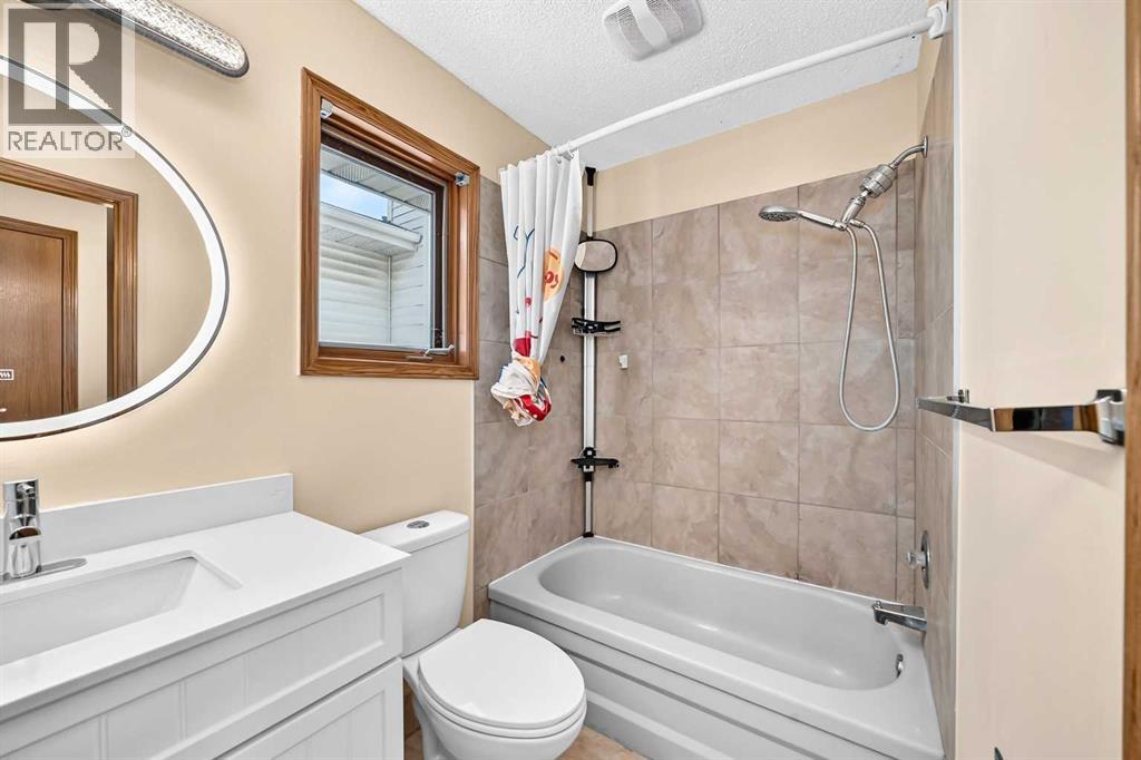 144 Hawkdale Close NW, Calgary, Alberta  T3G 2Z9 - Photo 24 - A2349076