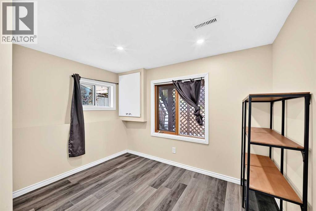144 Hawkdale Close NW, Calgary, Alberta  T3G 2Z9 - Photo 36 - A2349076