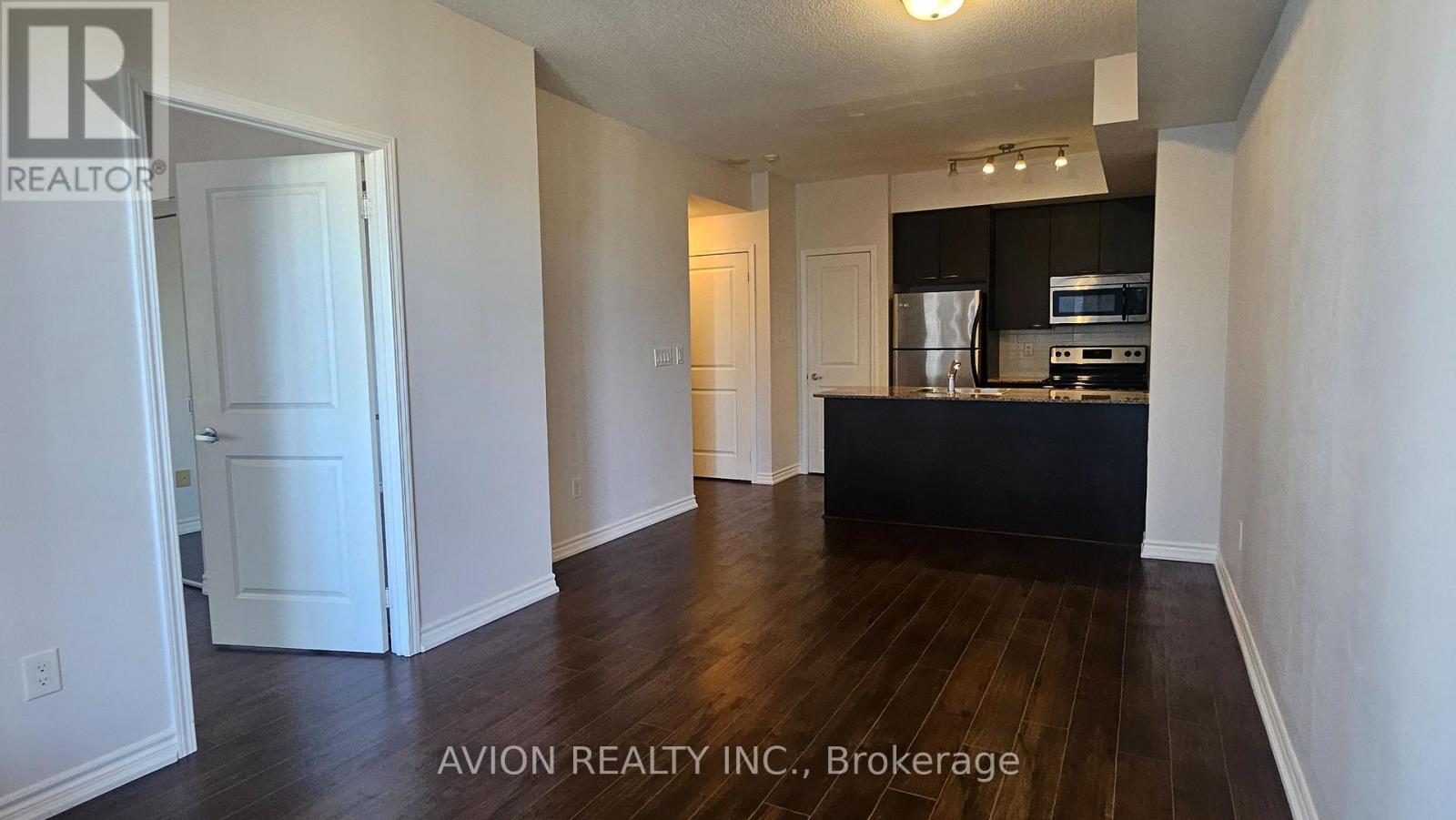 1901 - 385 Prince Of Wales Drive, Mississauga, Ontario  L5B 0C6 - Photo 4 - W13857714