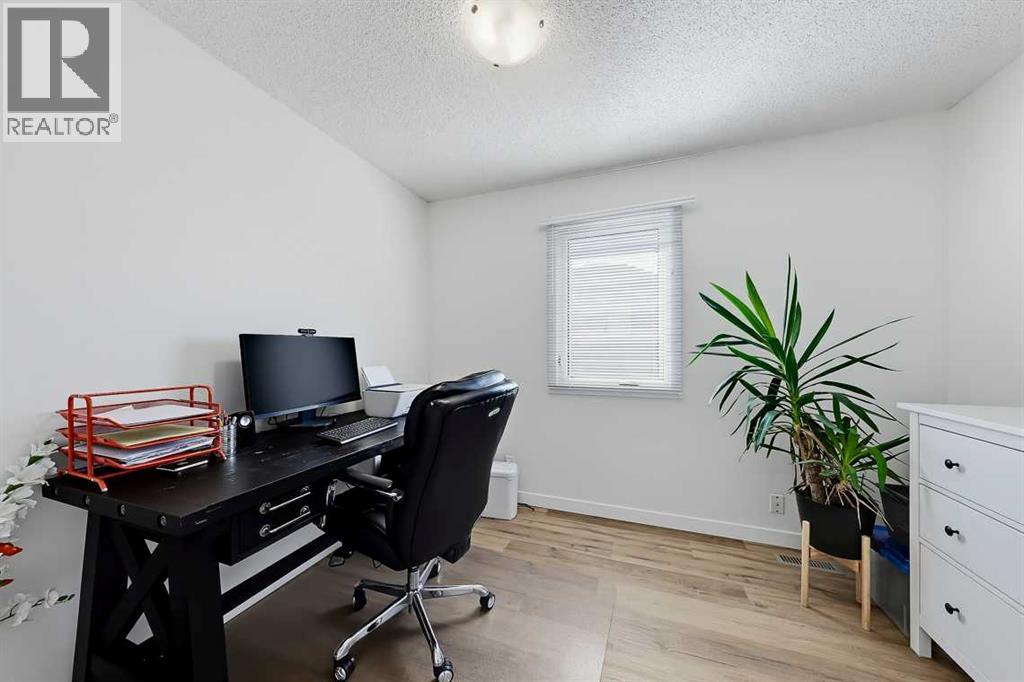 5, 64 Woodacres Crescent Sw, Calgary, Alberta  T2W 4V6 - Photo 22 - A2349998
