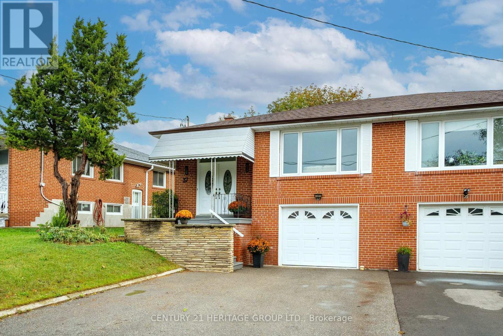 37 Gambello Crescent, Toronto, Ontario  M3J 1W2 - Photo 4 - W13858912
