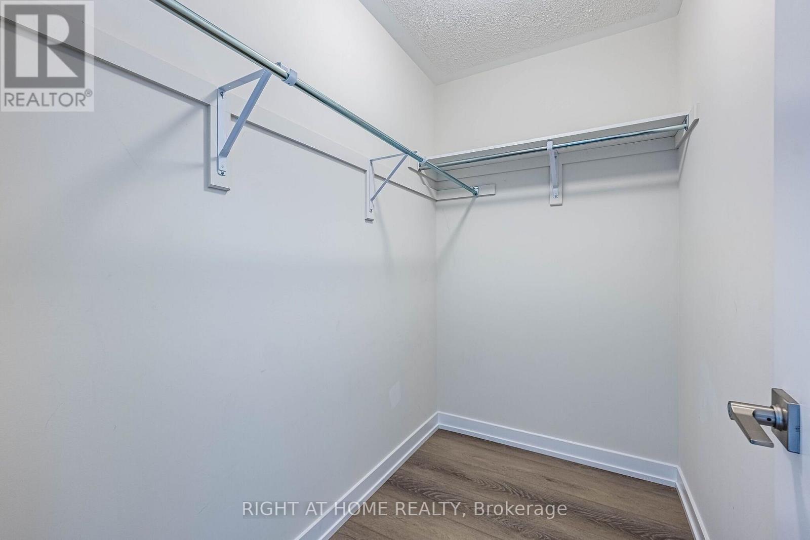 1330 Shevchenko Boulevard, Oakville, Ontario  L6M 5R4 - Photo 15 - W13858924