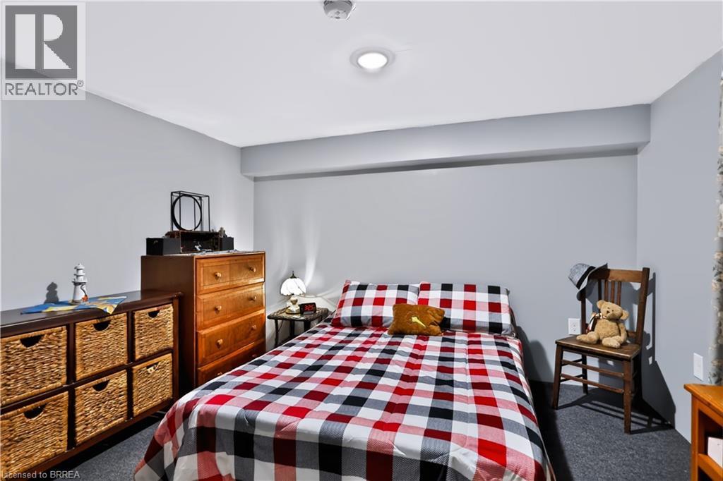 11 Sussex Avenue, Brantford, Ontario  N3R 2G5 - Photo 35 - 40866967