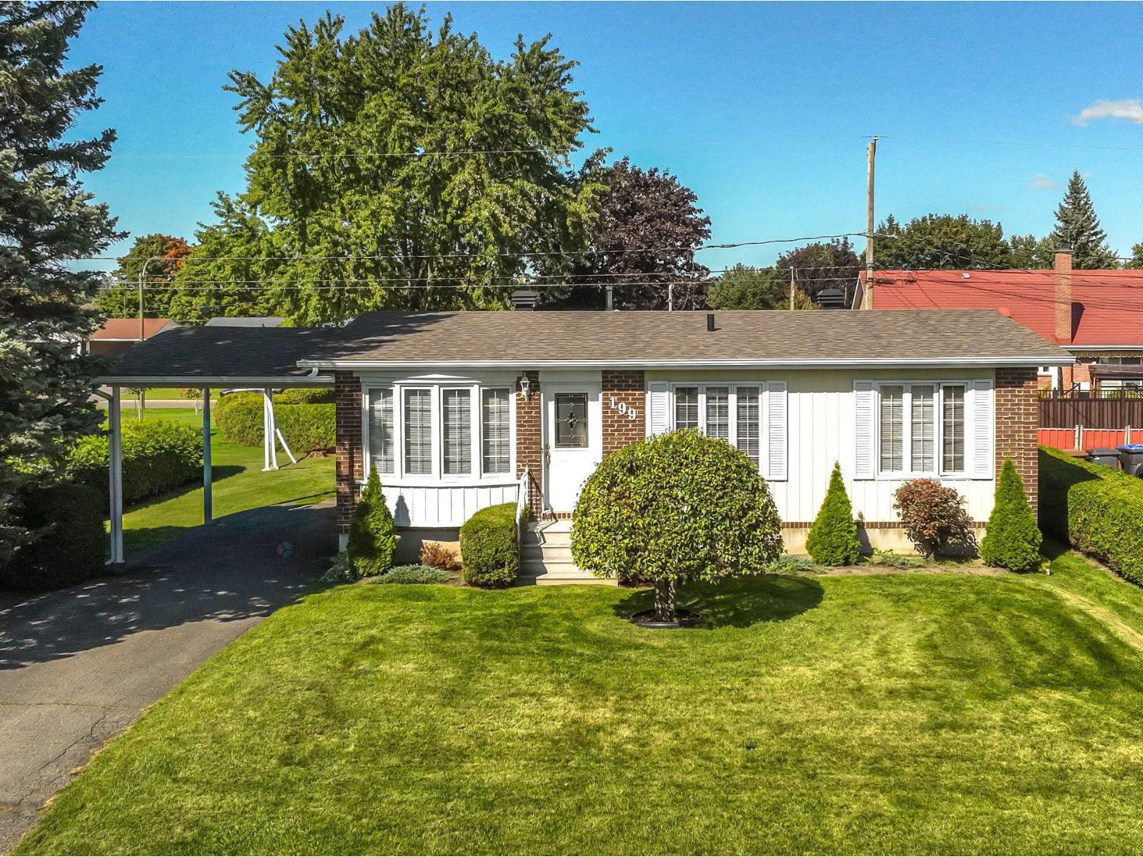 199 Rue Cardinal Saint-Jean-sur-Richelieu Quebec Canada J3B4A5 3