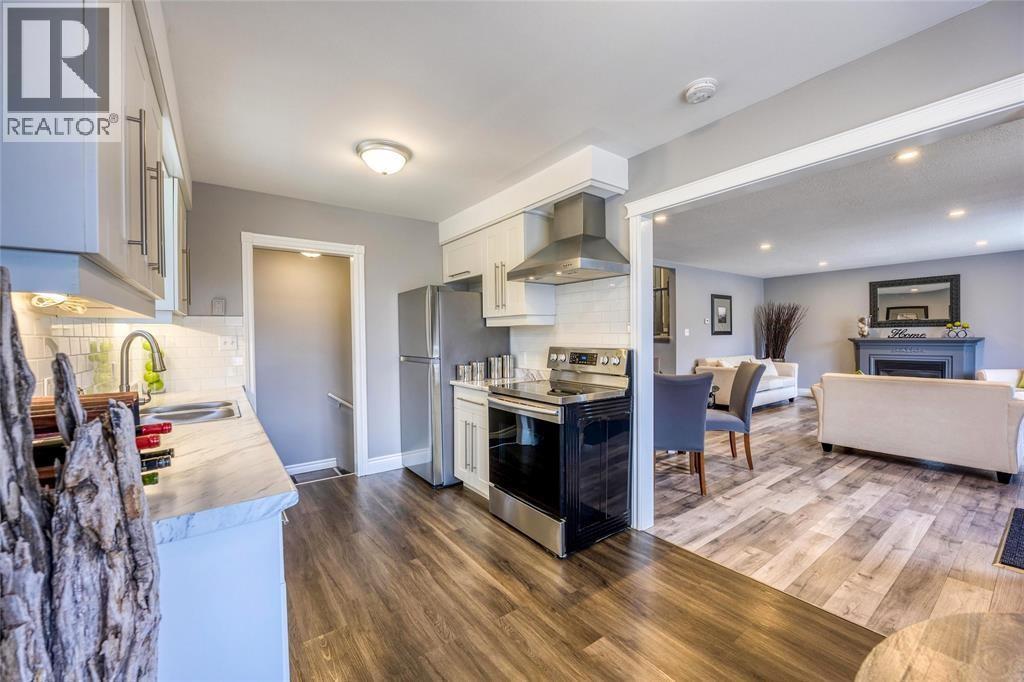 458 TREEWOOD CRESCENT Sarnia Ontario Canada N7S5H3 4