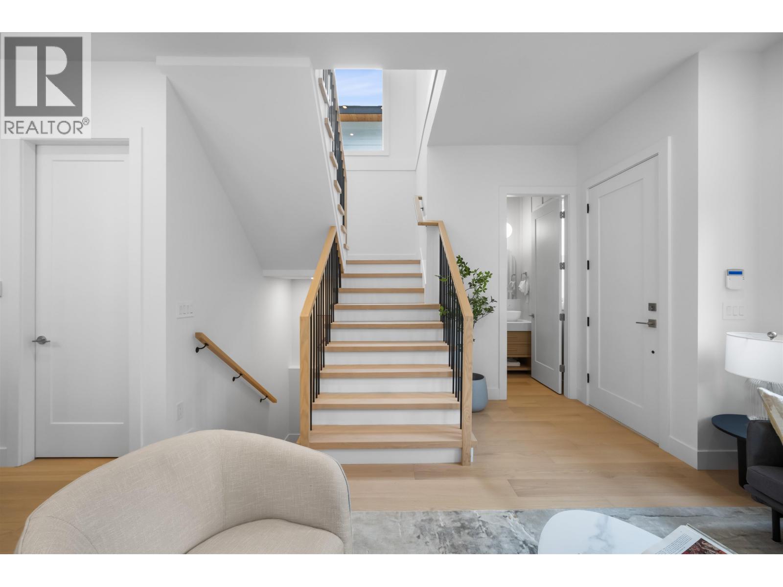 2008 Westview Drive, North Vancouver, British Columbia  V7M 3B2 - Photo 20 - R3171423