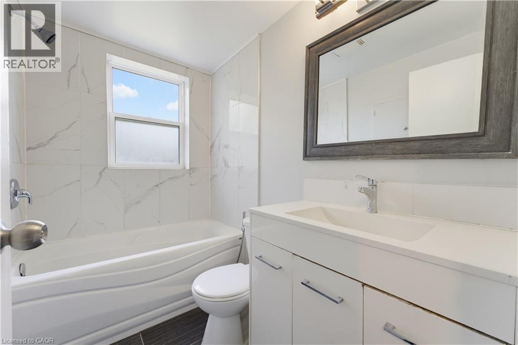 25 Meinzinger Avenue, Kitchener, Ontario  N2T 3T3 - Photo 17 - 40867437