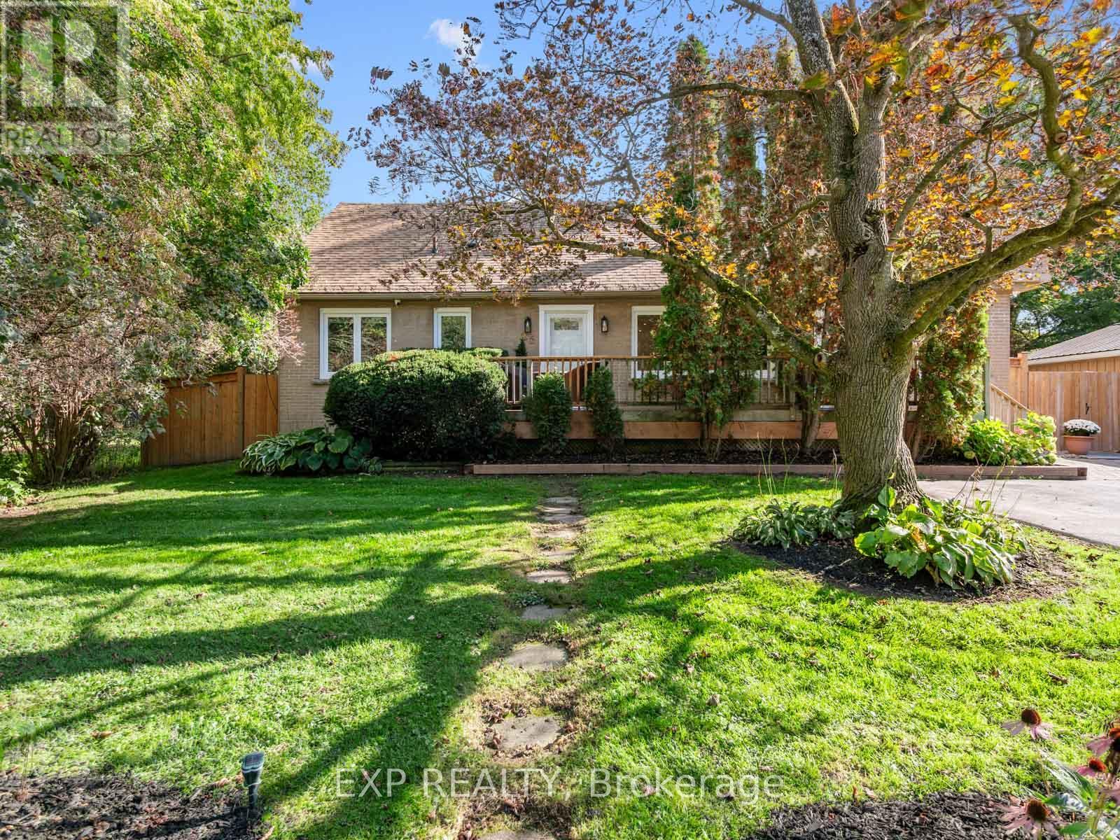 25 Morton Avenue, East Gwillimbury, Ontario  L0G 1V0 - Photo 1 - N13858972