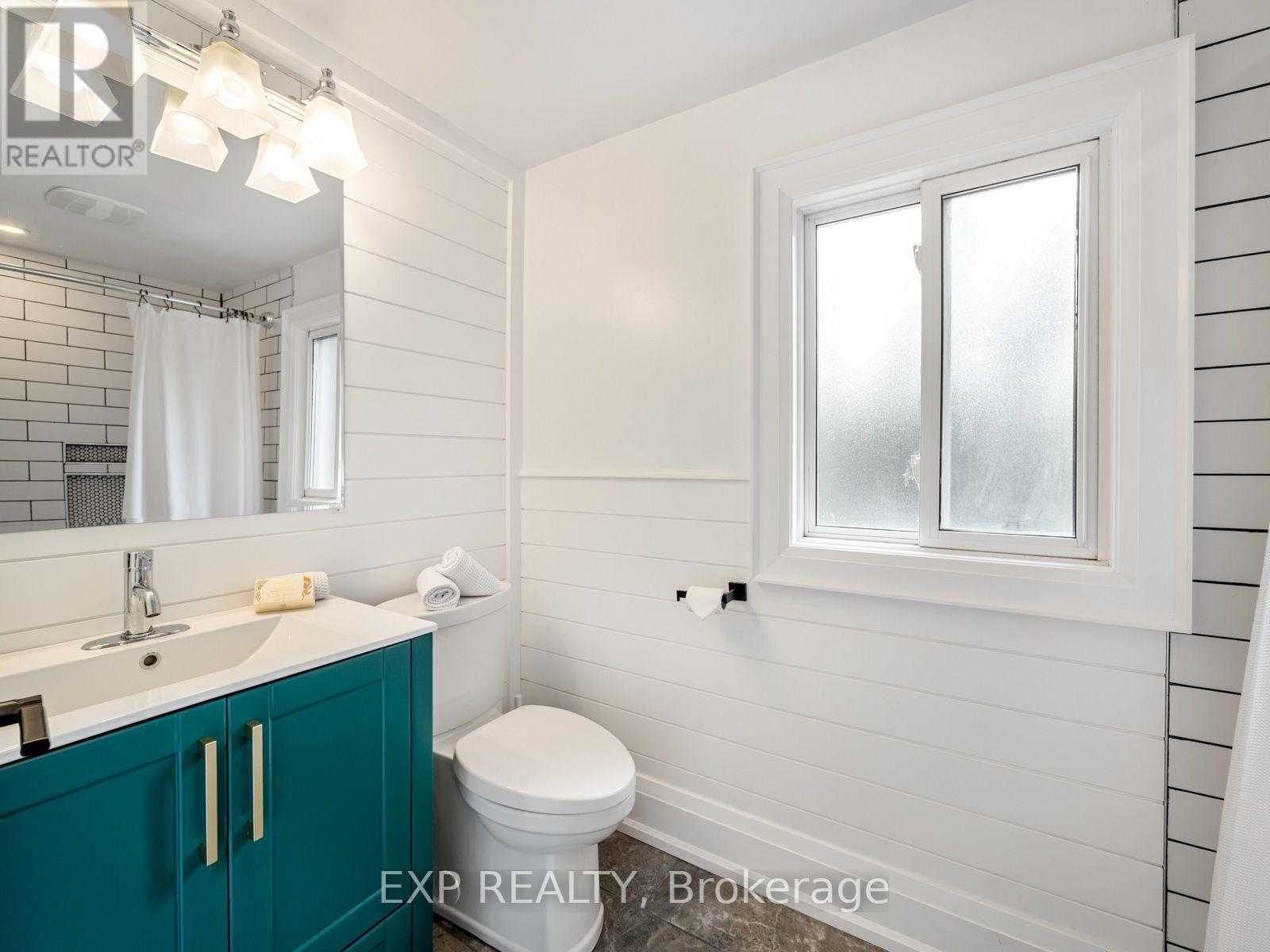 25 Morton Avenue, East Gwillimbury, Ontario  L0G 1V0 - Photo 16 - N13858972