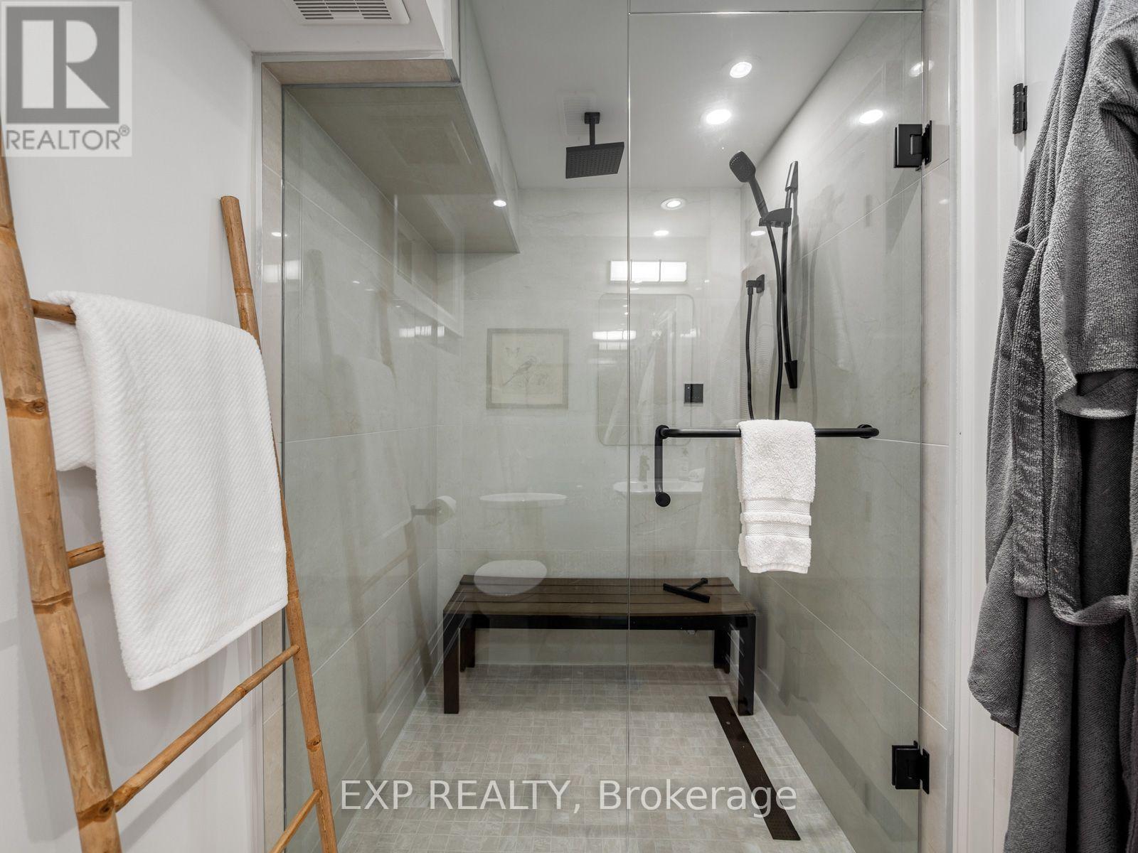25 Morton Avenue, East Gwillimbury, Ontario  L0G 1V0 - Photo 24 - N13858972