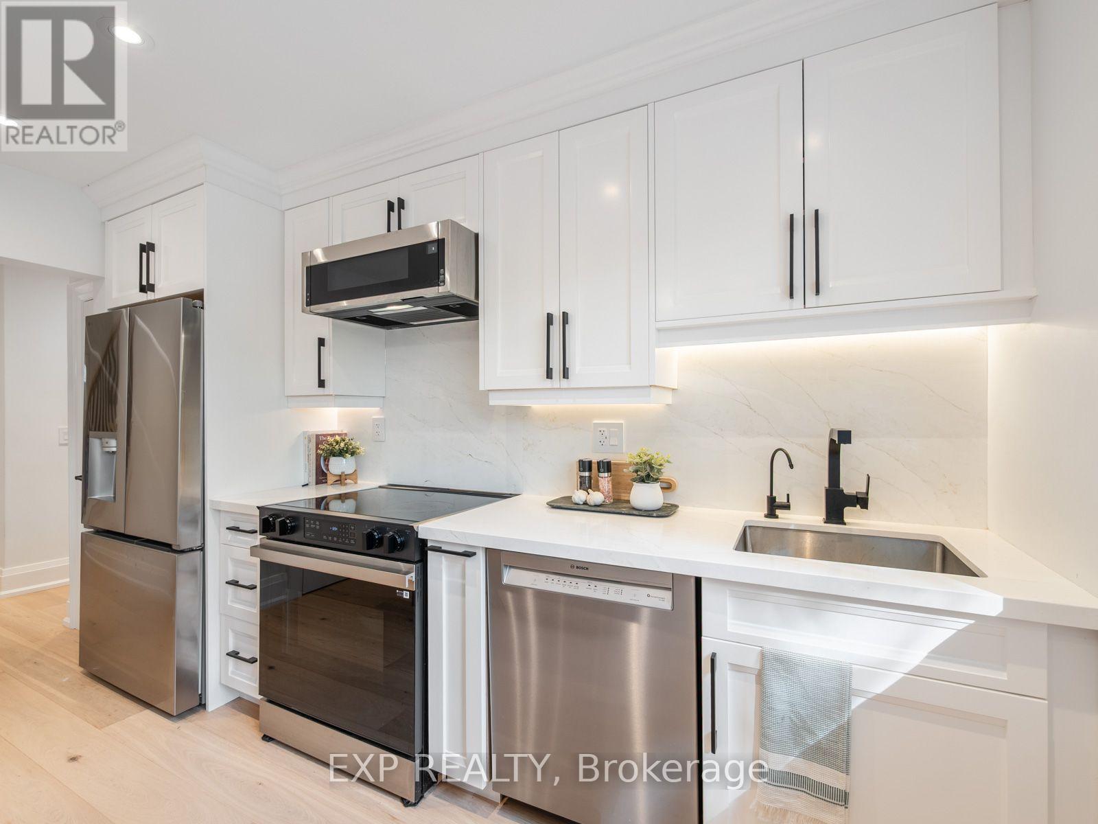 25 Morton Avenue, East Gwillimbury, Ontario  L0G 1V0 - Photo 7 - N13858972