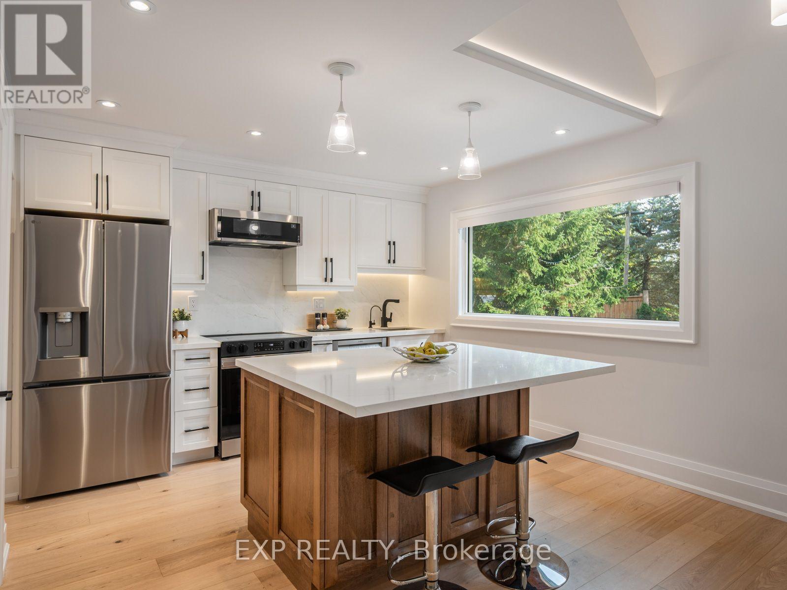 25 Morton Avenue, East Gwillimbury, Ontario  L0G 1V0 - Photo 8 - N13858972