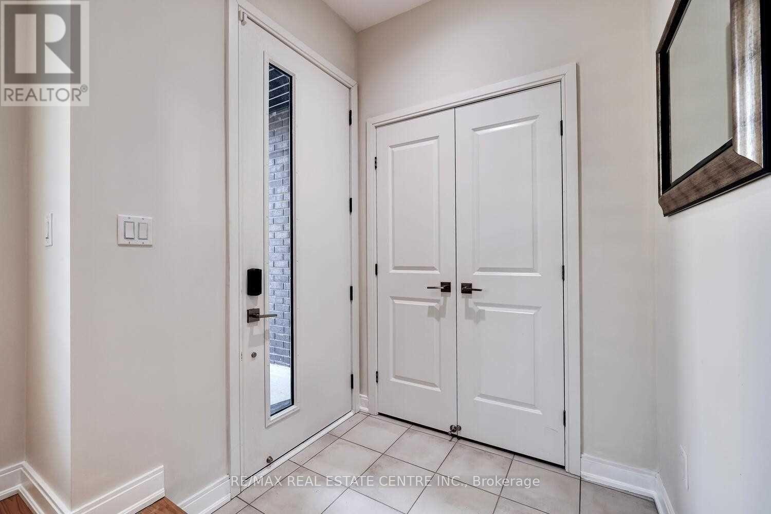 20 Military Crescent, Brampton, Ontario  L7A 4W1 - Photo 5 - W13858946