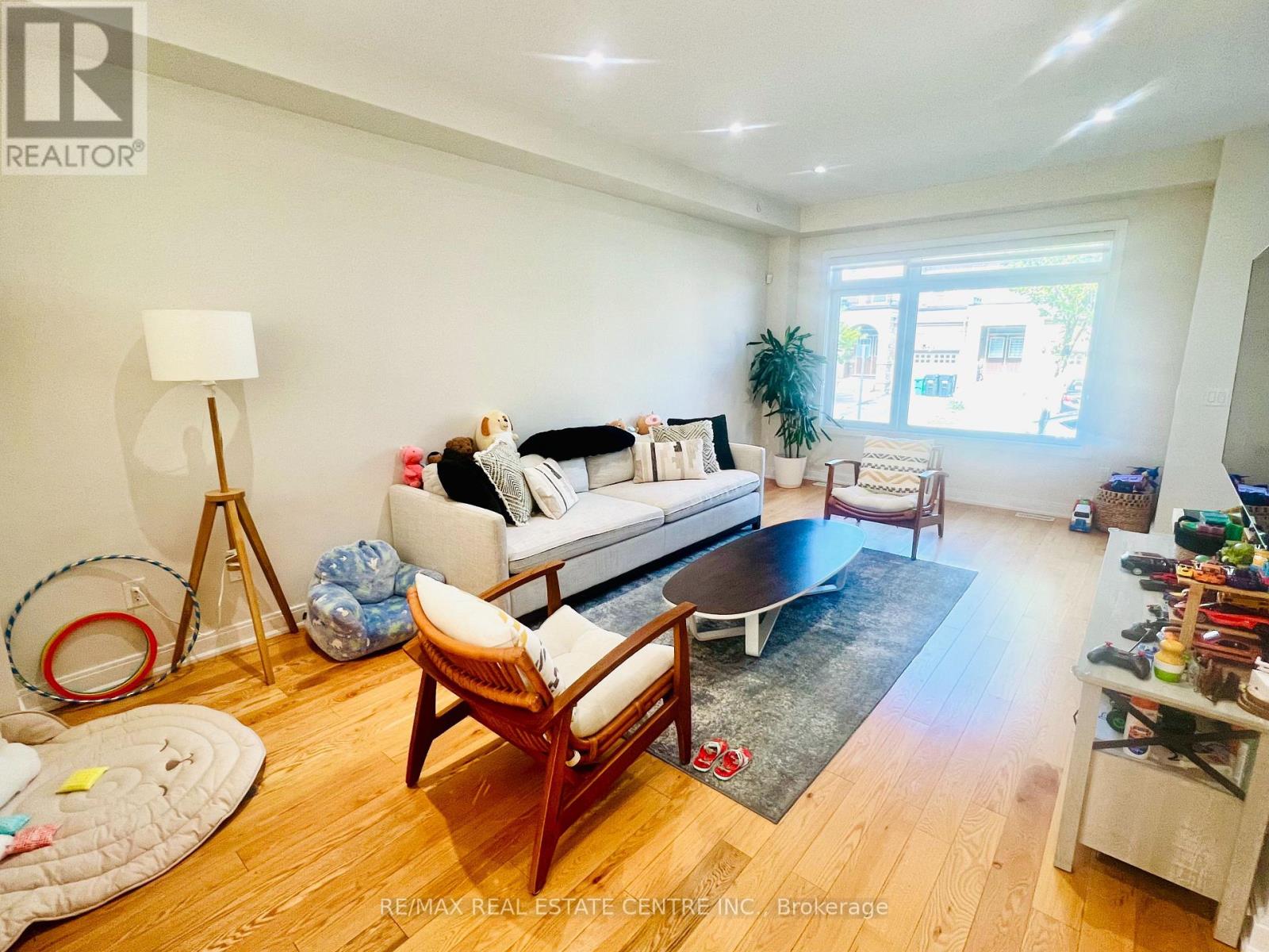 20 Military Crescent, Brampton, Ontario  L7A 4W1 - Photo 6 - W13858946