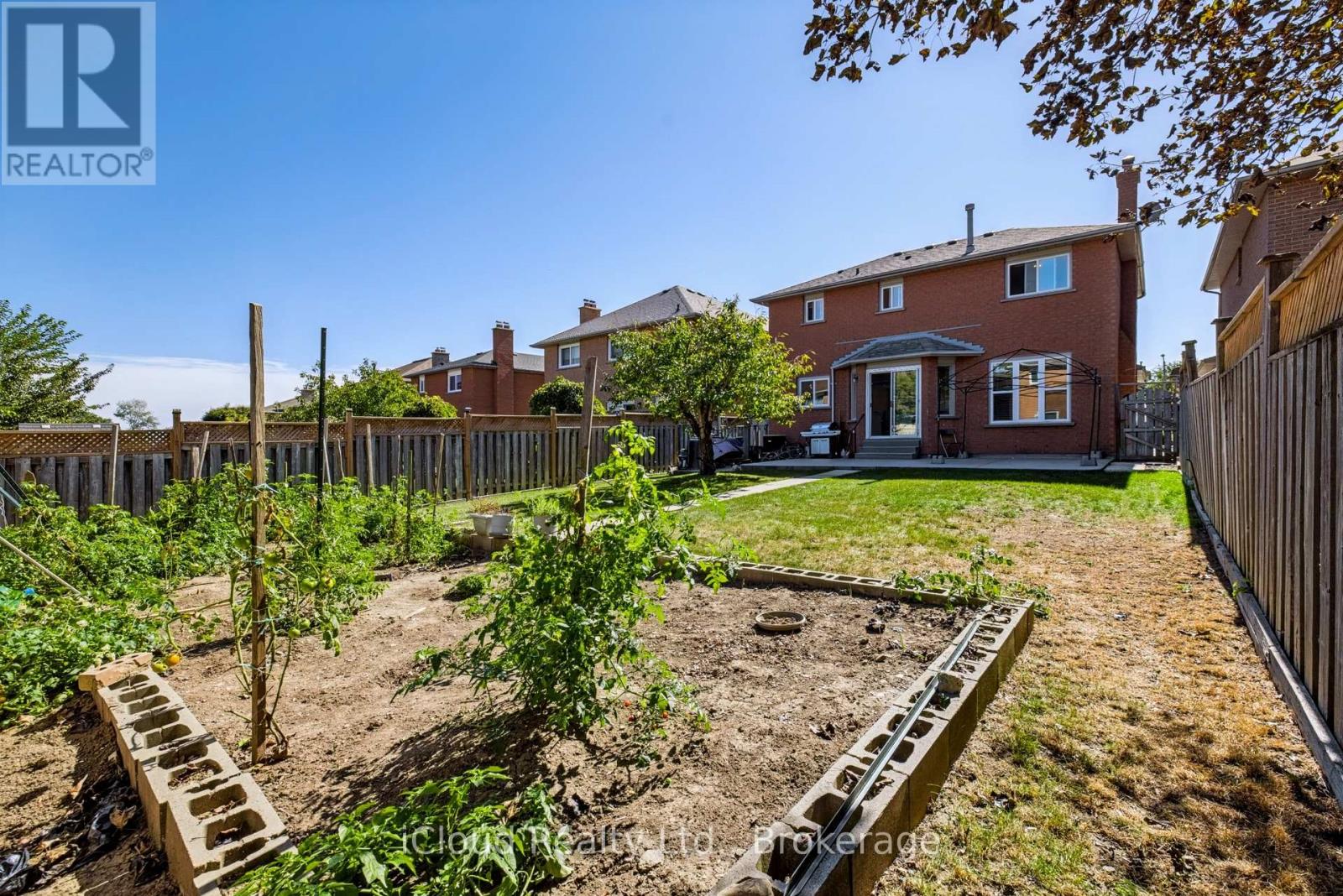 62 Castlehill Crescent, Brampton, Ontario  L6X 4E1 - Photo 8 - W13858950