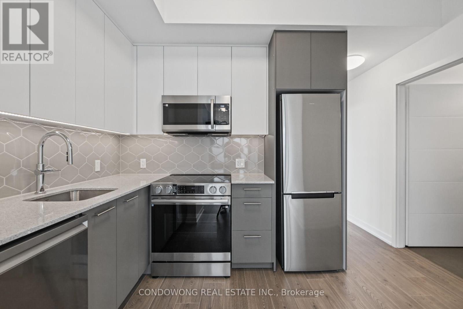 609 - 30 Francis Street S, Kitchener, Ontario  N2G 1H7 - Photo 2 - X13858956