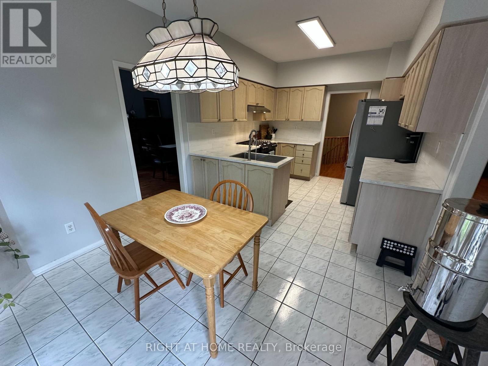4369 Goldenwood Drive, Windsor, Ontario  N9G 2R4 - Photo 10 - X13858962