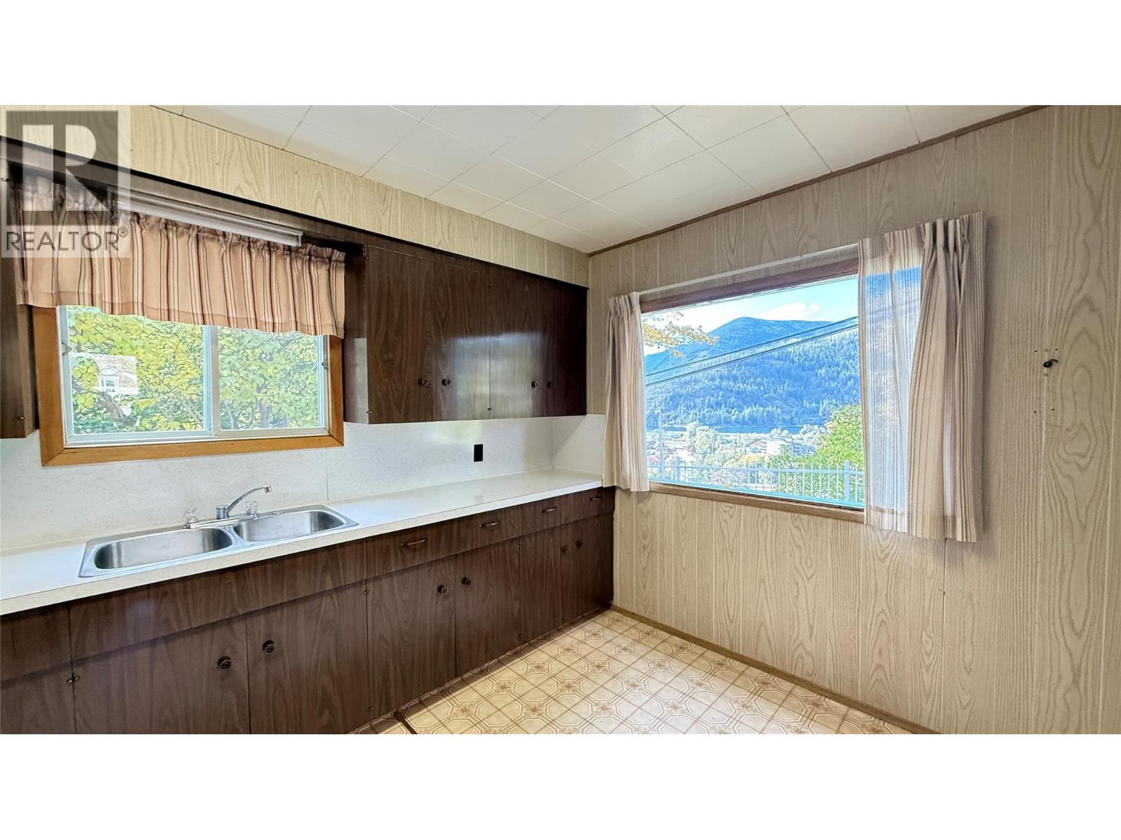 1002 Kootenay Street, Nelson, British Columbia  V1L 1L4 - Photo 22 - 10402521