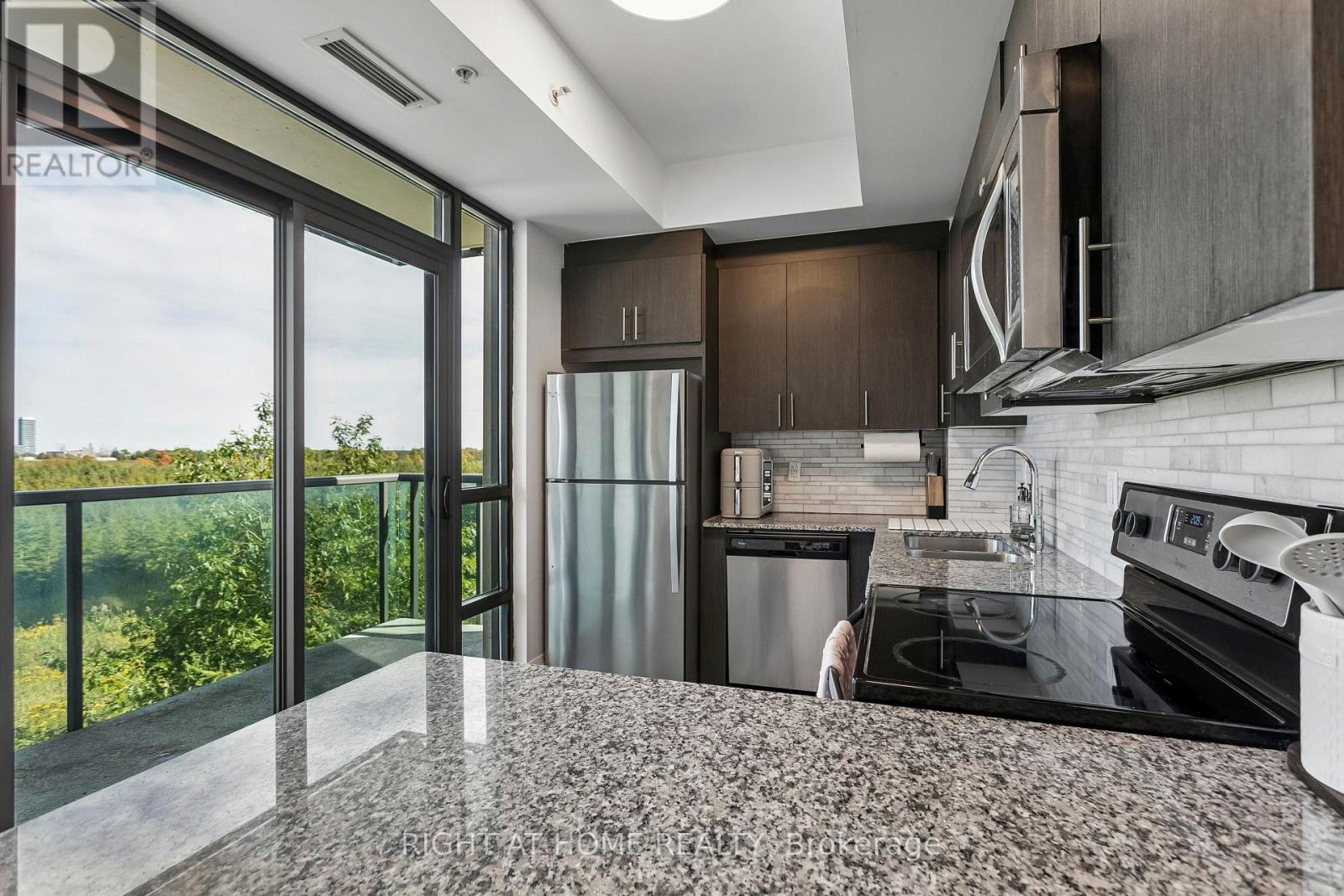 45 Yorkland Boulevard, Brampton, Ontario  L6P 4B4 - Photo 15 - W13858998