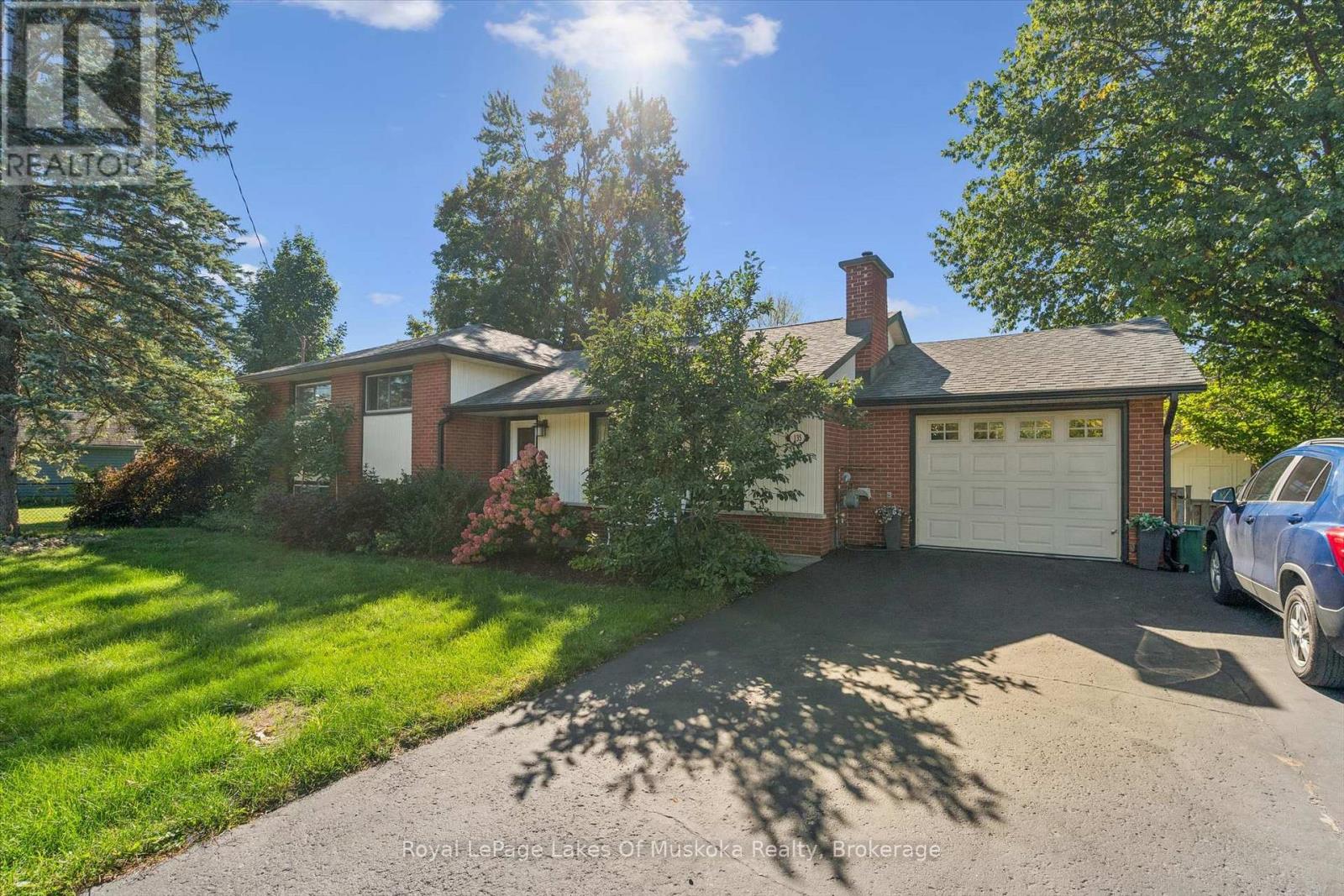 135 Muskoka Beach Road, Gravenhurst, Ontario P1P 1B6 - Photo 2 - X13859036