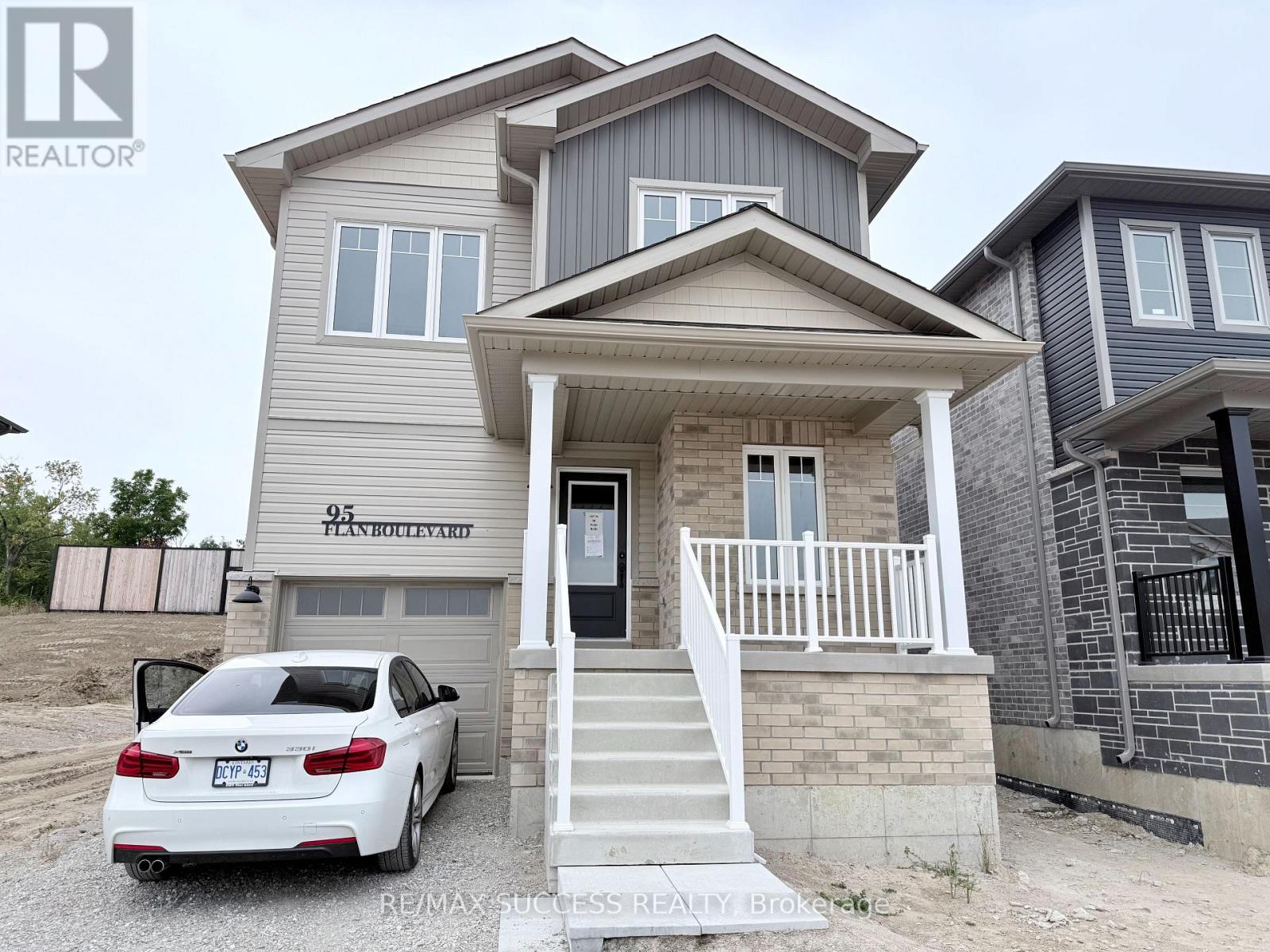 95 FLAN BOULEVARD, Barrie, Ontario
