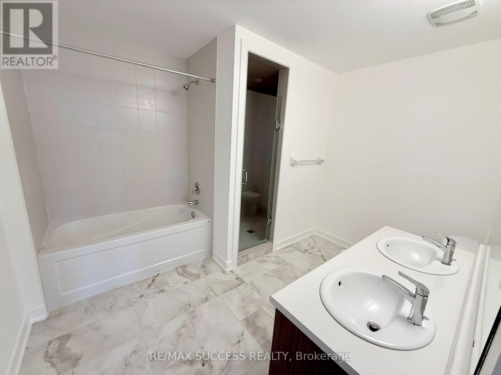95 Flan Boulevard, Barrie, Ontario  L9J 1C6 - Photo 6 - S13859052