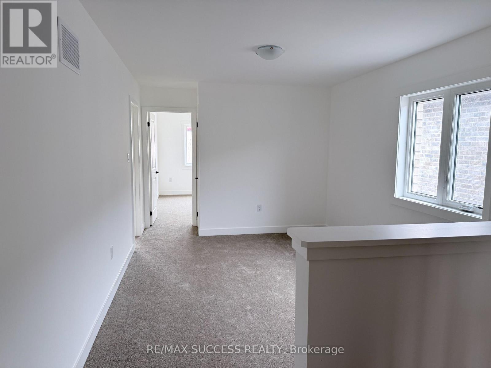 95 Flan Boulevard, Barrie, Ontario  L9J 1C6 - Photo 8 - S13859052