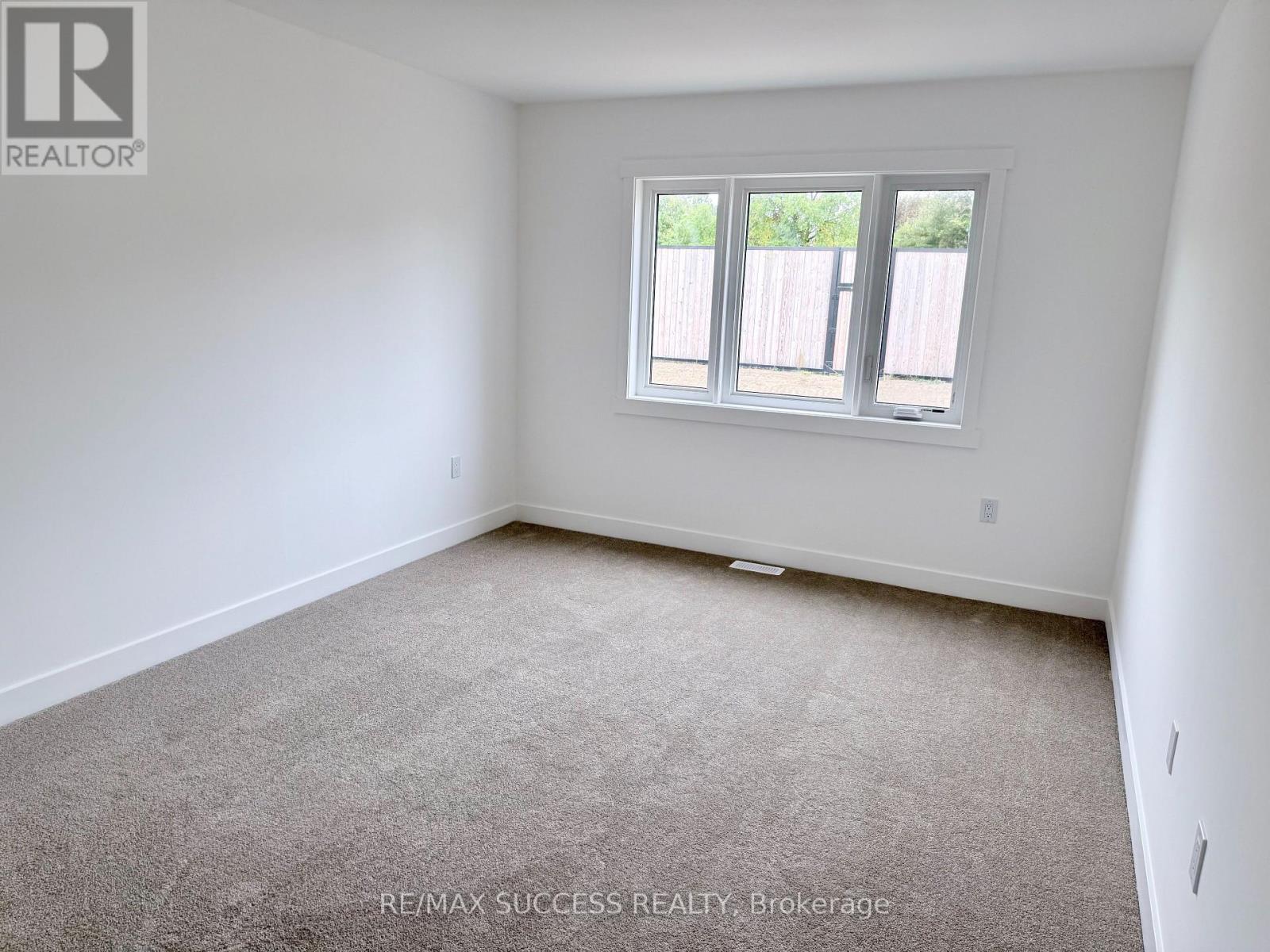 95 Flan Boulevard, Barrie, Ontario  L9J 1C6 - Photo 9 - S13859052