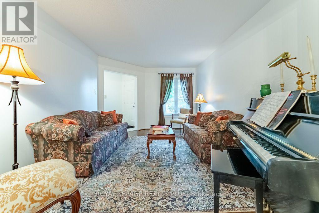 6795 Gracefield Drive, Mississauga, Ontario  L5N 6T6 - Photo 11 - W13859070
