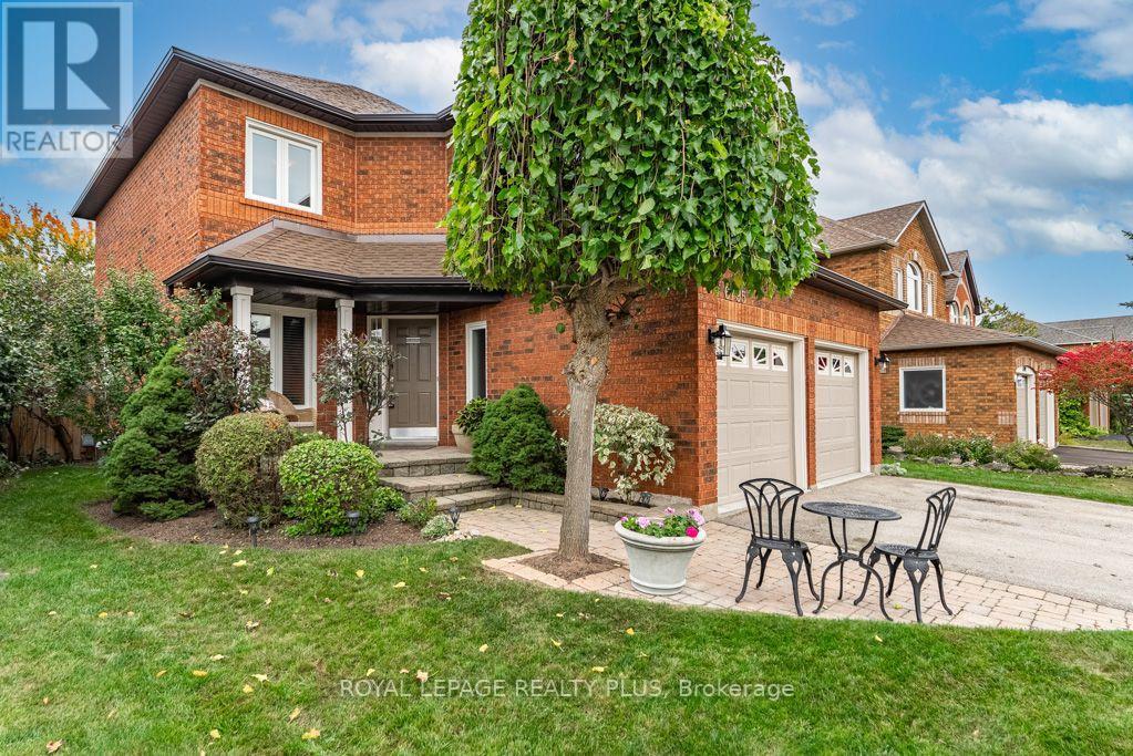 6795 Gracefield Drive, Mississauga, Ontario  L5N 6T6 - Photo 2 - W13859070
