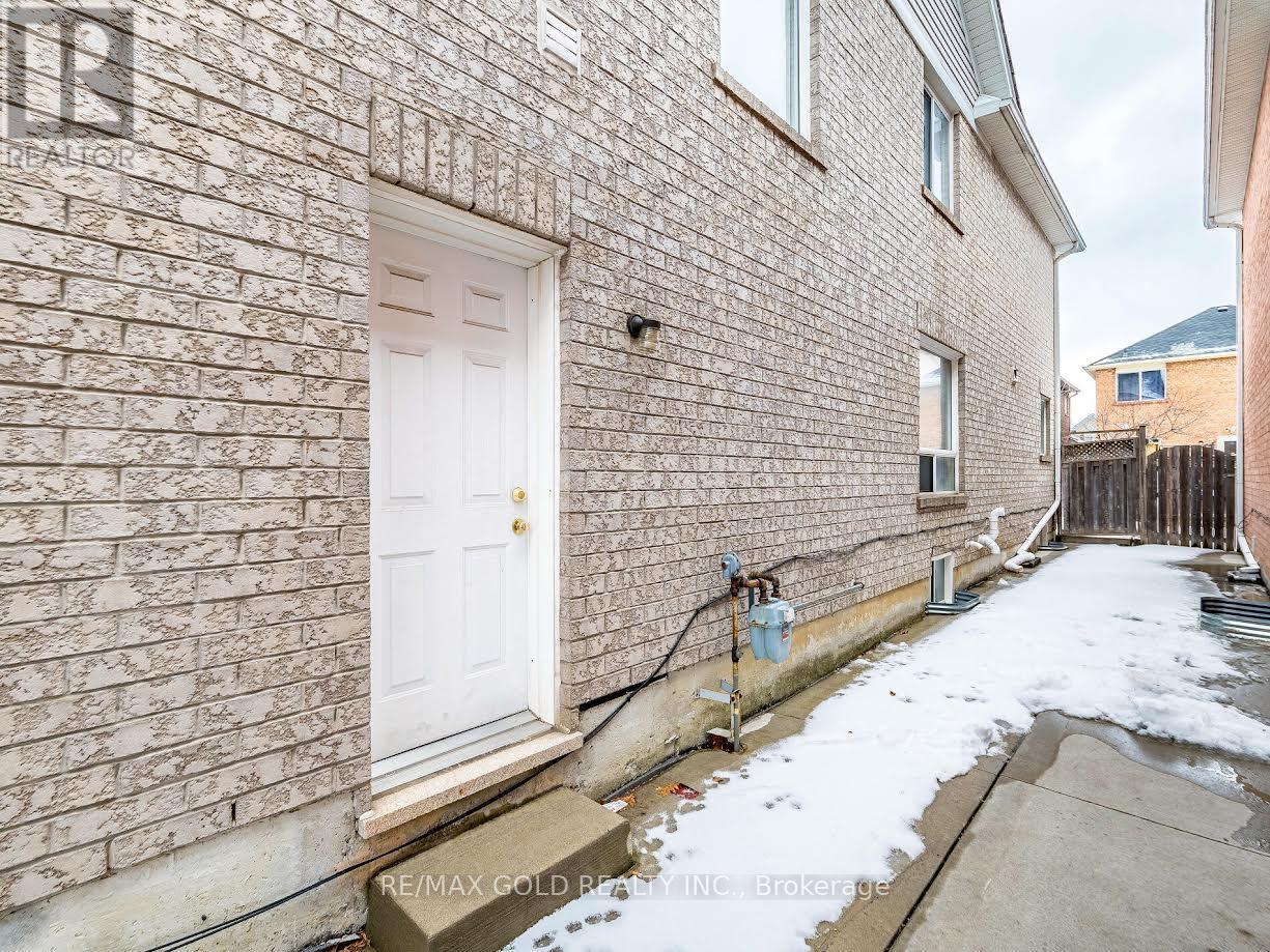 Basement - 42 Zimmer Street, Brampton, Ontario  L6S 6L9 - Photo 2 - W13859094