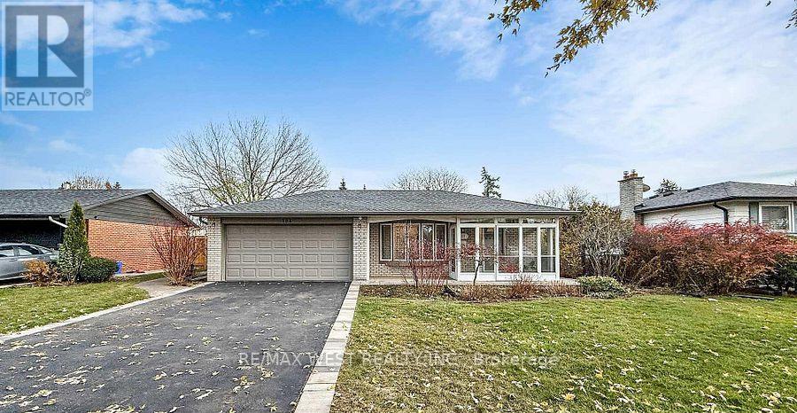 194 SEWELL DRIVE, Oakville, Ontario