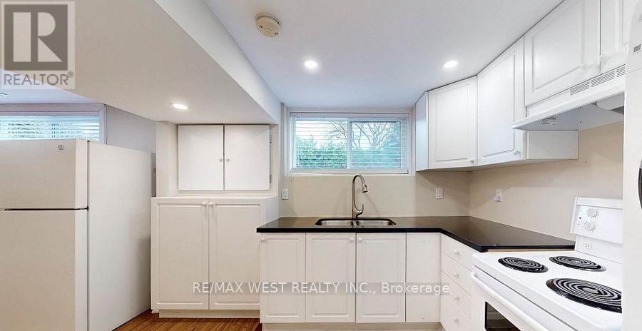 194 Sewell Drive, Oakville, Ontario  L6H 1E4 - Photo 21 - W13859112