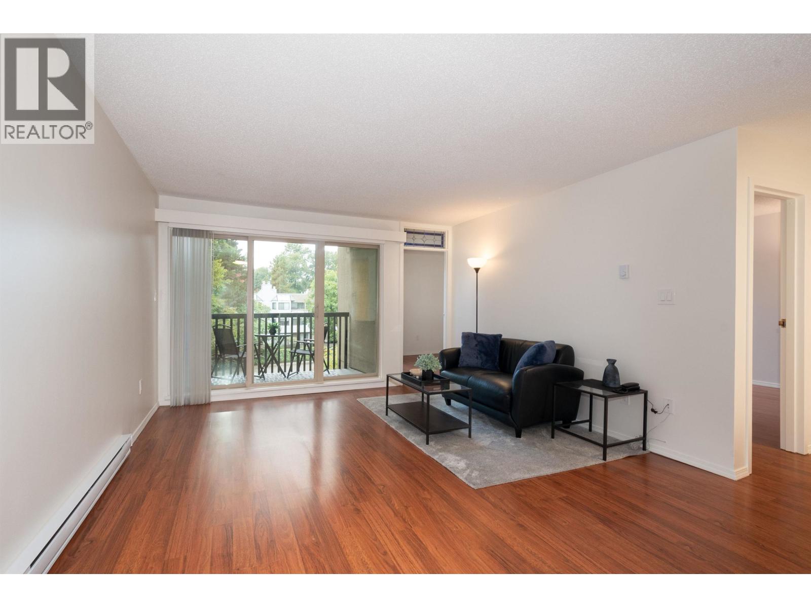 307 9857 Manchester Drive, Burnaby, British Columbia  V3N 4P5 - Photo 2 - R3171835