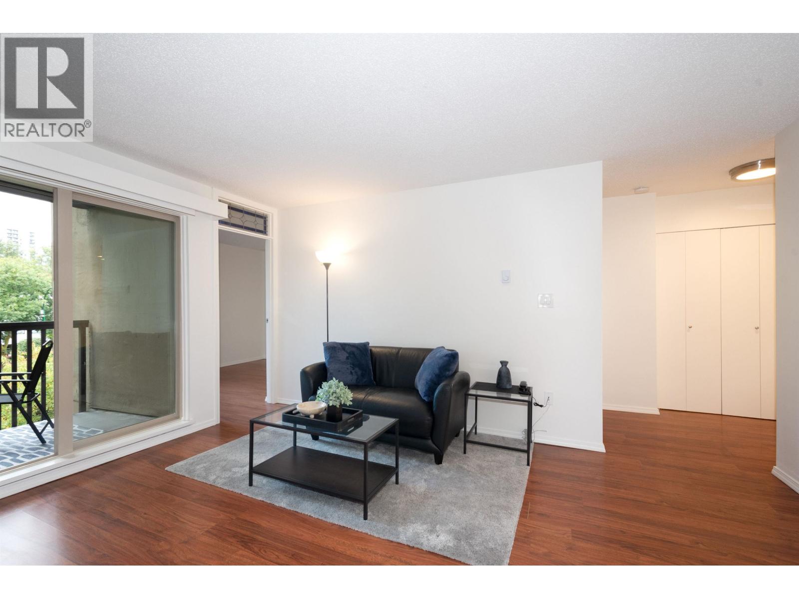 307 9857 Manchester Drive, Burnaby, British Columbia  V3N 4P5 - Photo 3 - R3171835