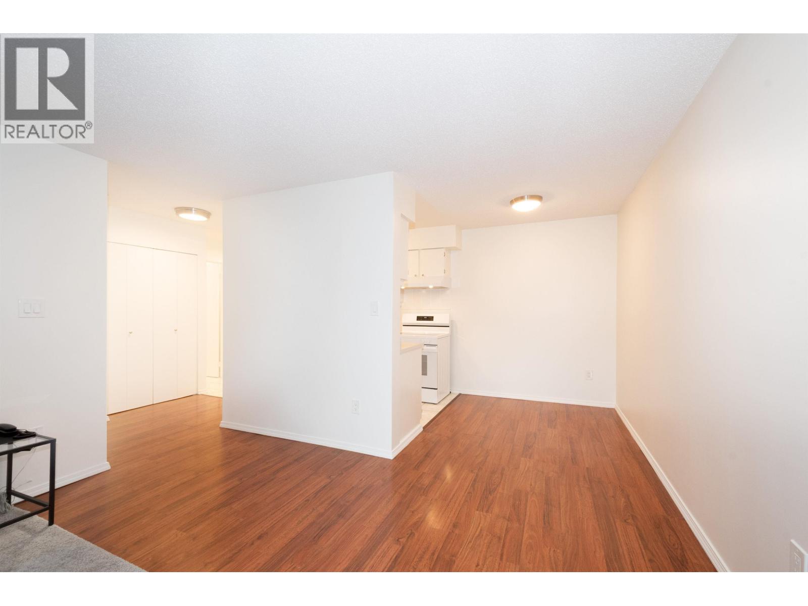 307 9857 Manchester Drive, Burnaby, British Columbia  V3N 4P5 - Photo 8 - R3171835
