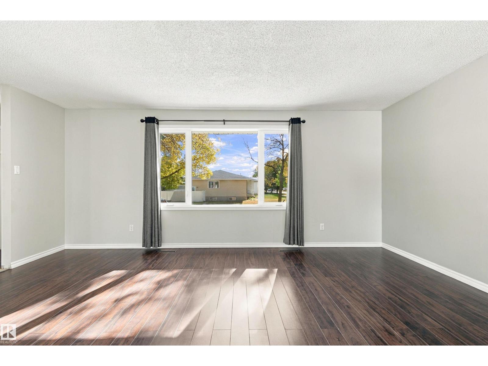 6116 148 AV NW